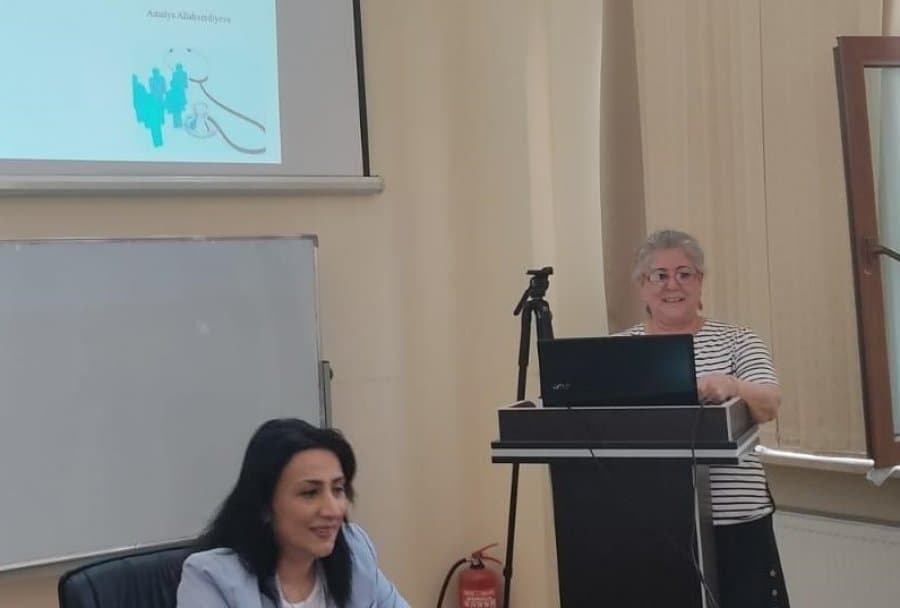 İnkluziv sosial inkişaf şöbəsində elmi işçinin məruzəsi dinlənilib 1
