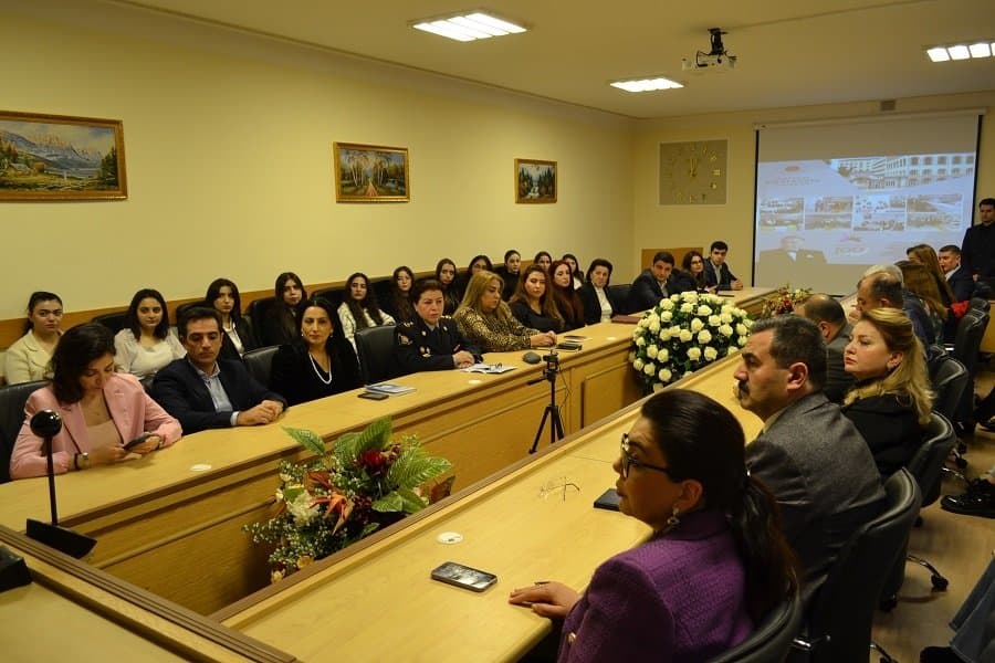 İqtisadiyyat İnstitutunun şöbə müdiri Azərbaycan Kooperasiya Universitetində çıxış edib 1