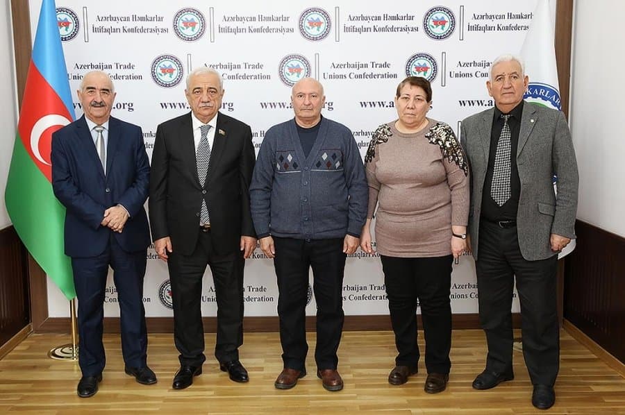 AHİK sədri Səttar Möhbalıyev elmi müəssisələrin həmkarlar ittifaqı komitələrinin sədrləri ilə görüşüb 1