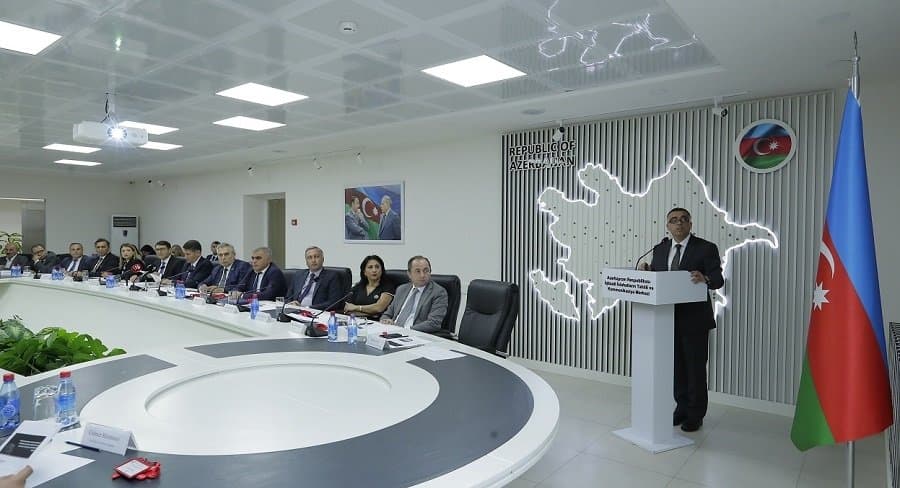 İqtisadiyyat İnstitutunu şöbə müdiri İİTKM-də “İşçi qüvvəsi” üzrə Yol Xəritəsinin təqdimatında iştirak edib 1