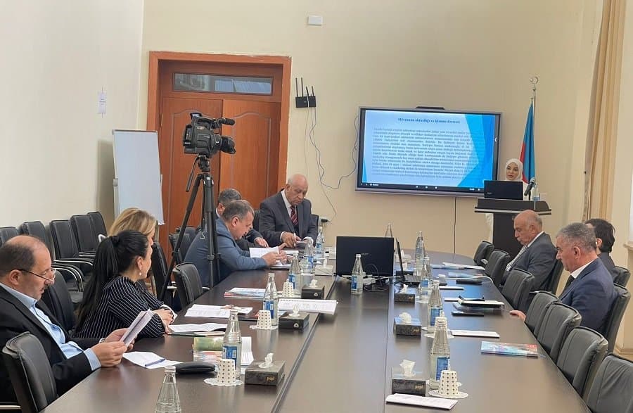 “Sahə iqtisadiyyatı” ixtisası üzrə elmi seminarda dissertasiya işinin müzakirəsi keçirilib
