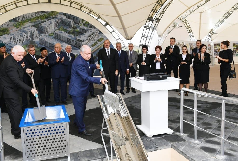 AMEA İqtisadiyyat İnstitutunun alimləri, professorlar - Nazim İmanov, Akif Musayev və Tərbiz Əliyev Prezident İlham Əliyev və birinci xanım Mehriban Əliyevanın Füzuli rayon ictimaiyyətinin nümayəndələri ilə görüşündə iştirak ediblər 3