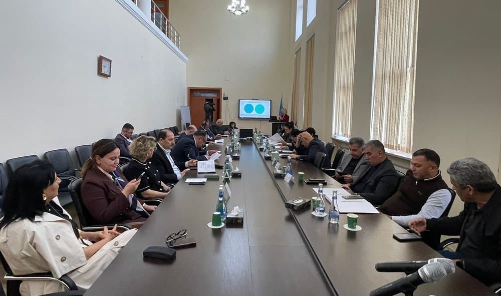 “Azərbaycanda biznes mühiti və bank xidmətləri bazarının inkişaf perspektivləri” mövzusunda dissertasiya işi müdafiə olunub