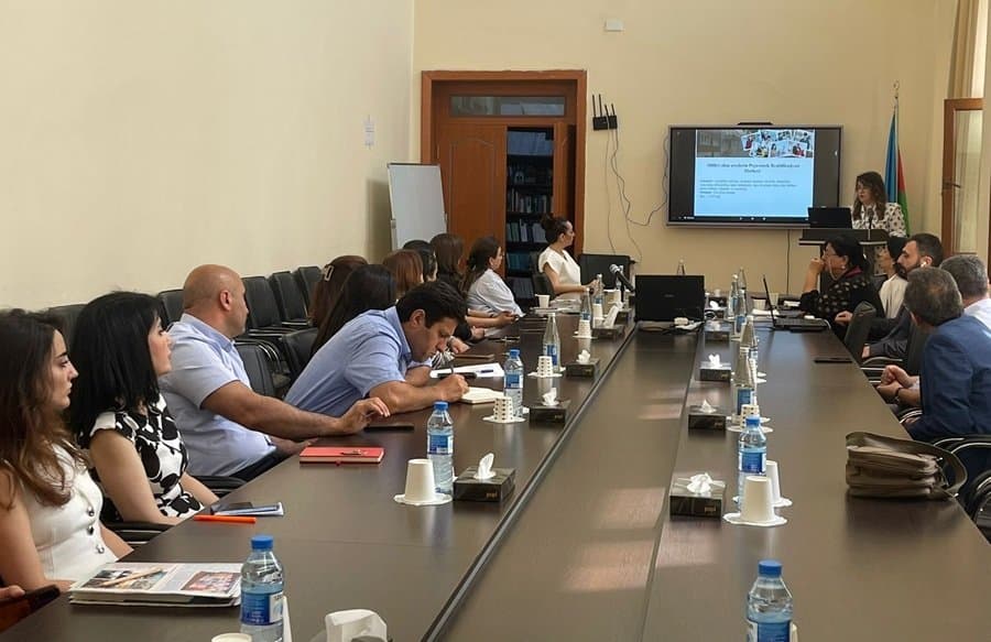 Elmi seminarda əlilliyi olan şəxslərin həyat keyfiyyəti problemləri müzakirə edilib