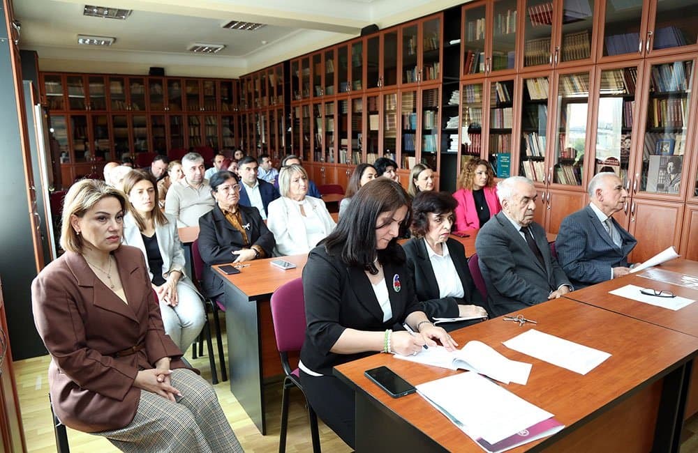 İqtisadiyyat İnstitutunun baş elmi işçisi AMEA-nın İctimai Elmlər Bölməsinin elmi seminarında məruzə ilə çıxış edib 2