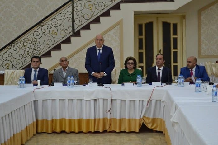 İqtisadiyyat İnstitutu “Gənc təsərrüfatçılar məktəbi”nin yaradılmasında iştirak edəcək 17.09.2015 5