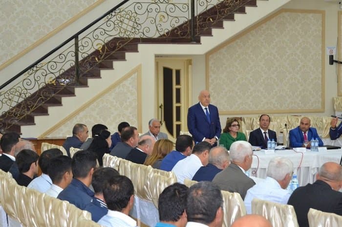 İqtisadiyyat İnstitutu “Gənc təsərrüfatçılar məktəbi”nin yaradılmasında iştirak edəcək 17.09.2015 7