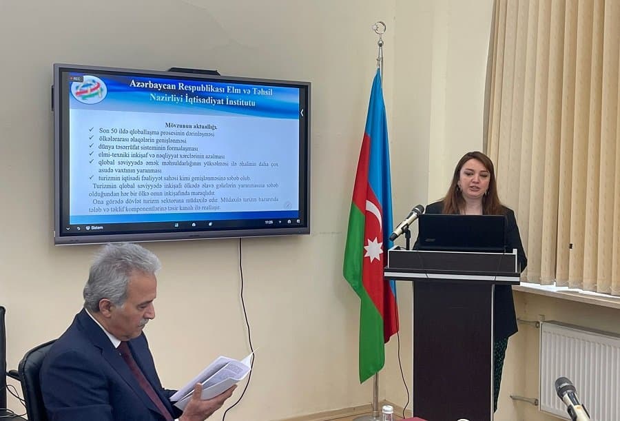 “Azərbaycanda turizm sektorunun dövlət tənzimlənməsinin təkmilləşdirilməsi yolları” mövzusunda dissertasiya işi müdafiə olunub 2