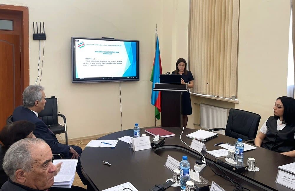 “Azərbaycanda miqrasiya proseslərinin dövlət tənzimlənməsinin təkmilləşdirilməsi istiqamətləri”  mövzusunda dissertasiya işi müdafiə olunub 3