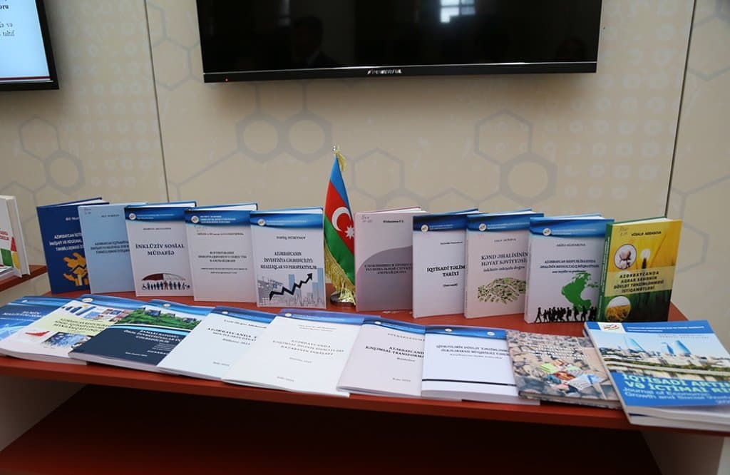 The scientific secretary of the Institute of Economics made a speech at the Department of Social Sciences of ANAS 4