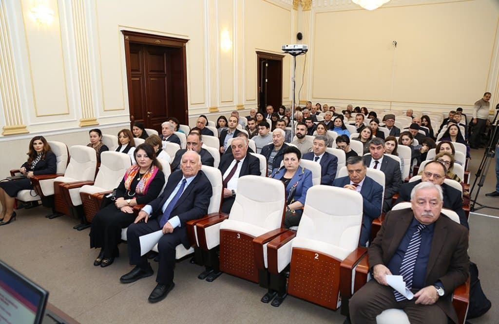 The scientific secretary of the Institute of Economics made a speech at the Department of Social Sciences of ANAS 3