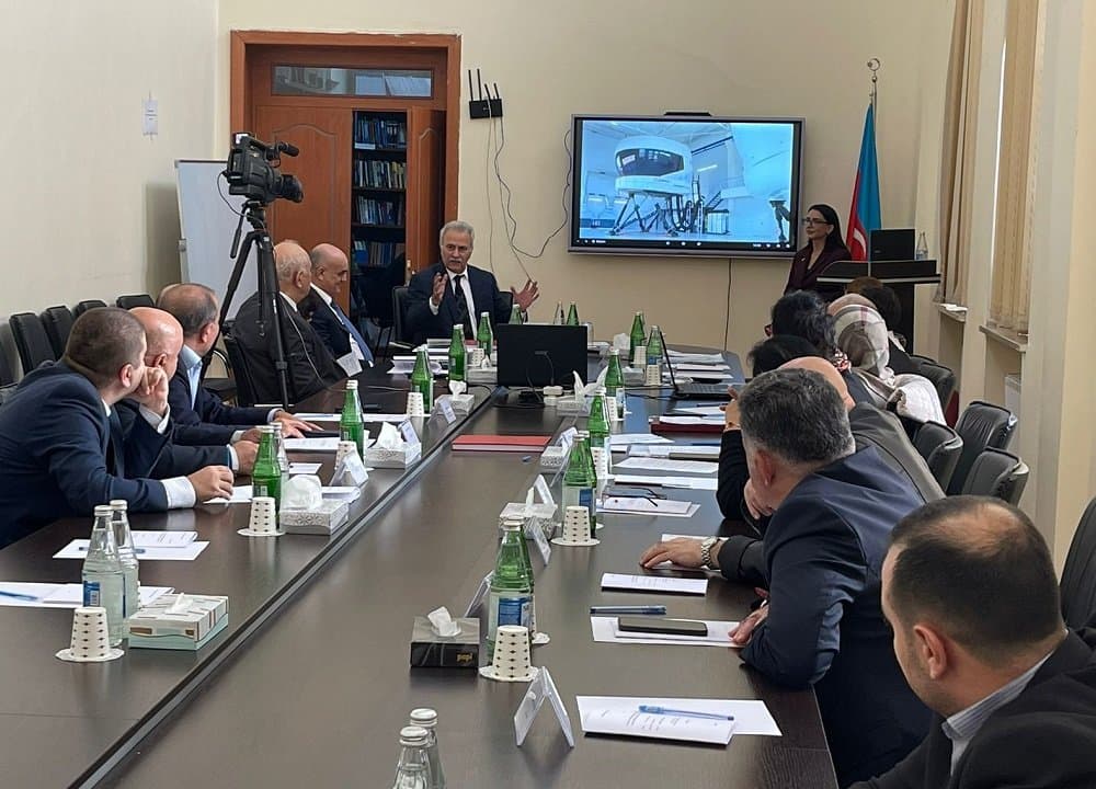 “Aviasiya trenajor kompleksinin kommersiya fəaliyyətinin səmərəliliyinin artırılması” mövzusunda dissertasiya işi müdafiə olunub 2