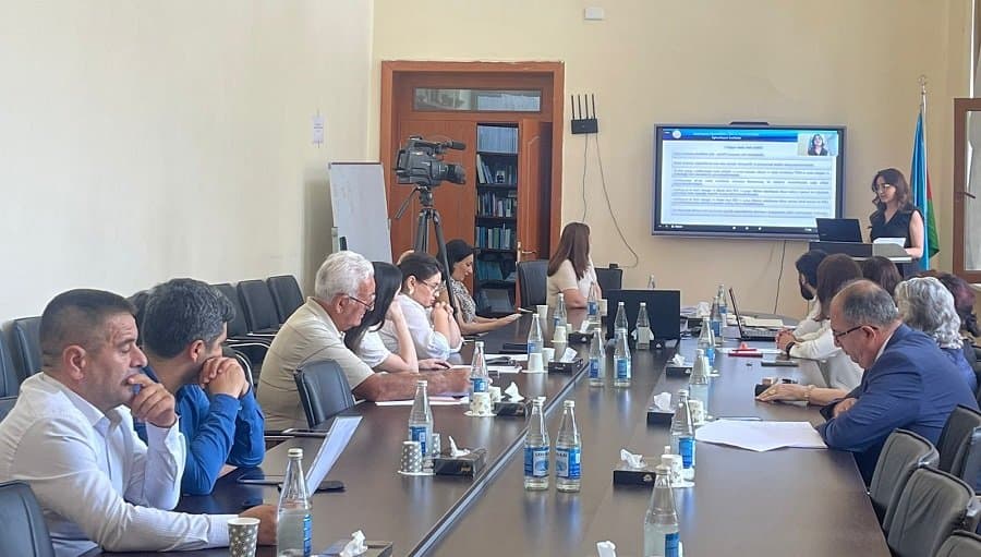 Şöbələrin birgə iclasında dissertasiya işinin ilkin müzakirəsi keçirilib