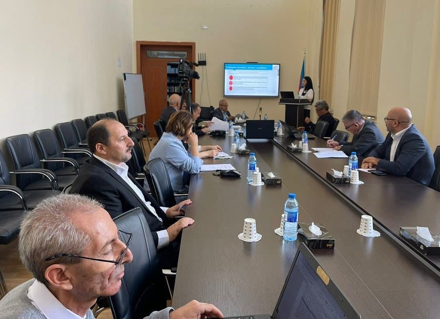 Elmi seminarda “Azərbaycan Respublikasının emal sənayesində innovasiya sahibkarlığının inkişaf istiqamətləri”  müzakirə edilib 2