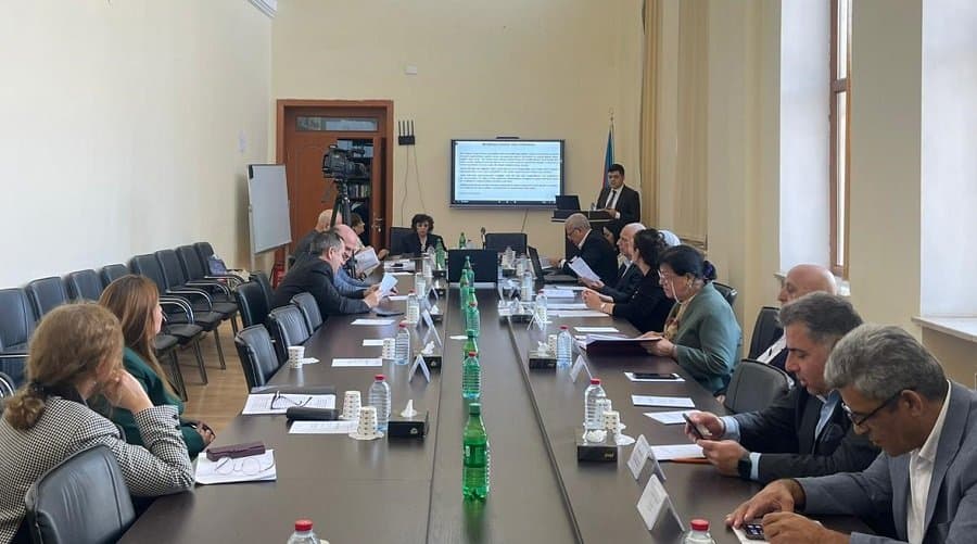 Dissertasiya Şurasında “Müasir tələblər baxımından bank sektorunun inkişaf istiqamətləri”  müzakirə olunub