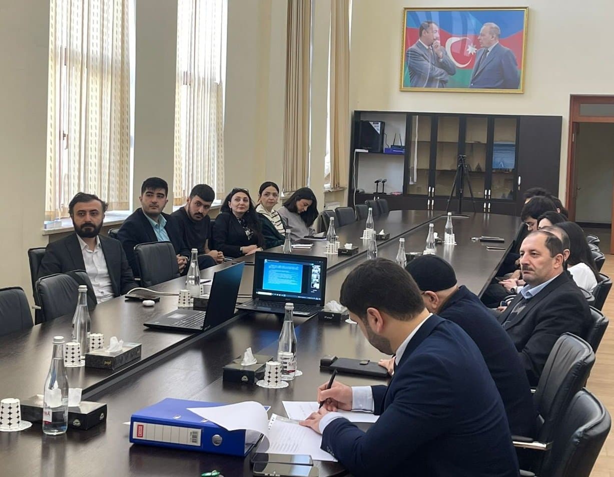 Gənc Alimlər və Mütəxəssislər Şurasında gənc tədqiqatçının məruzəsi dinlənilib 2