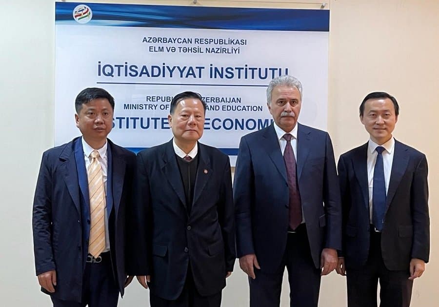 Chinese scientists spoke at the Institute of Economics 8