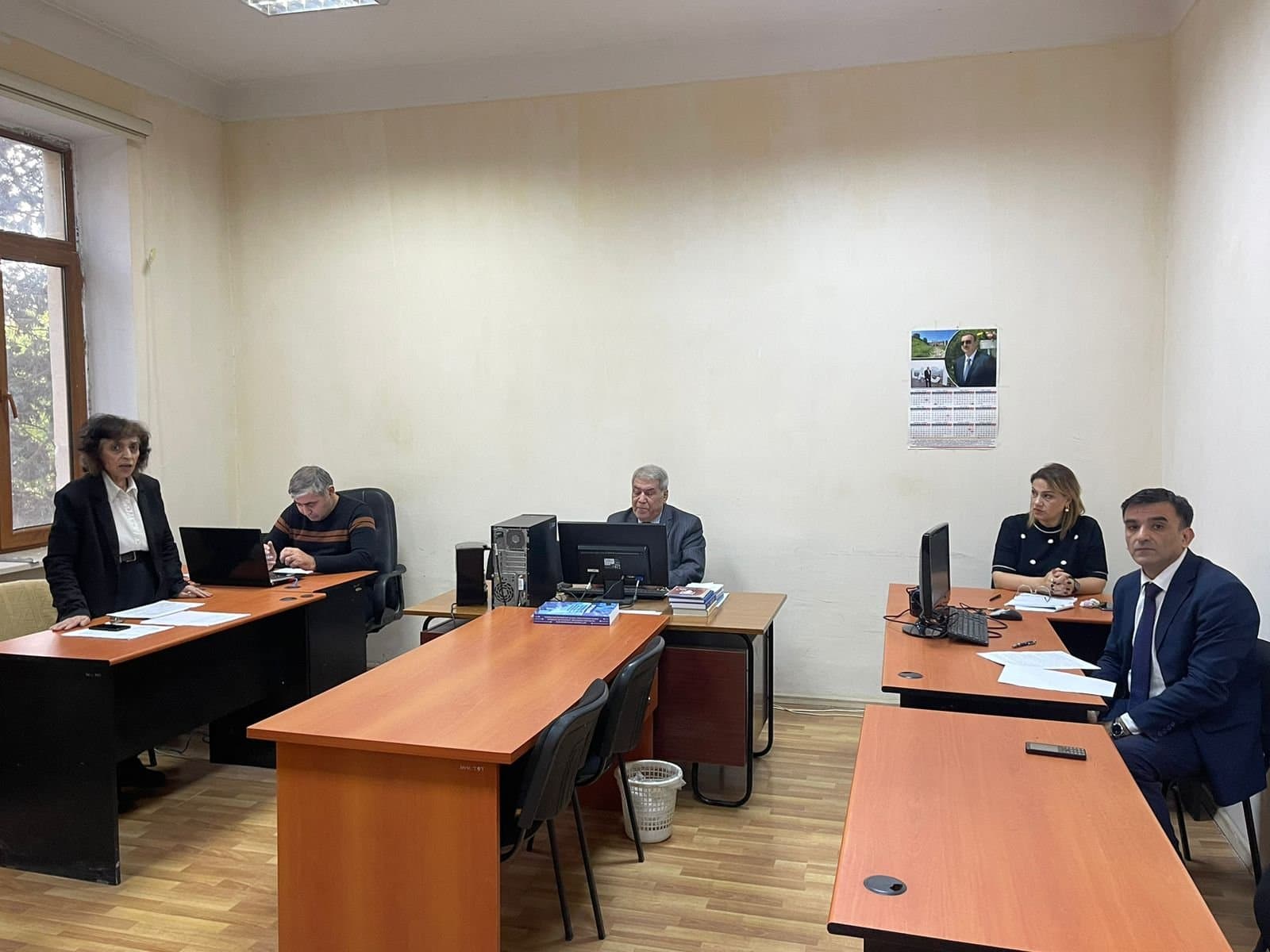 “Regional inkişaf və təbii sərvətlərdən istifadə problemləri” şöbəsində elmi əməkdaşların hesabatları dinlənilib
