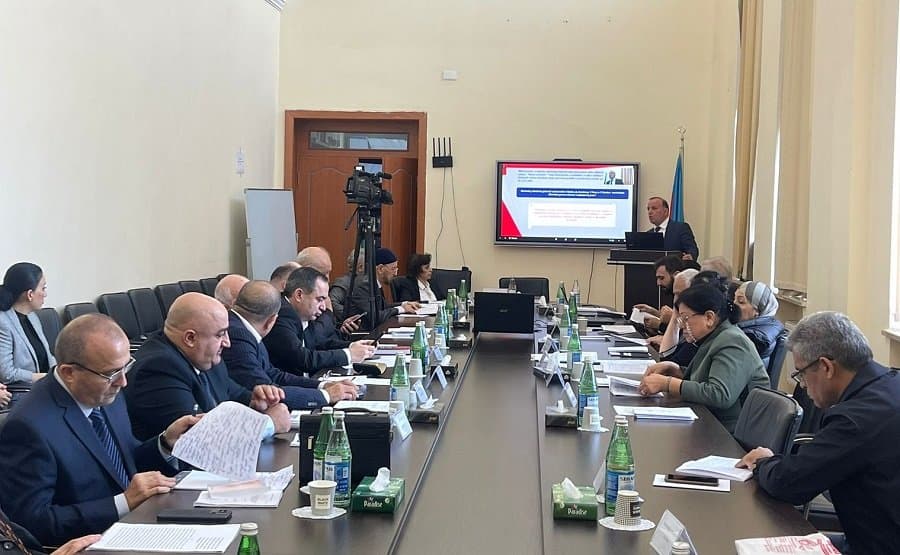 Dissertasiya Şurasında Azərbaycanın istehlak bazarında marketinq fəaliyyətinin iqtisadi səmərəliliyinin qiymətləndirilməsi ilə bağlı dissertasiya işi müdafiə olunub 2