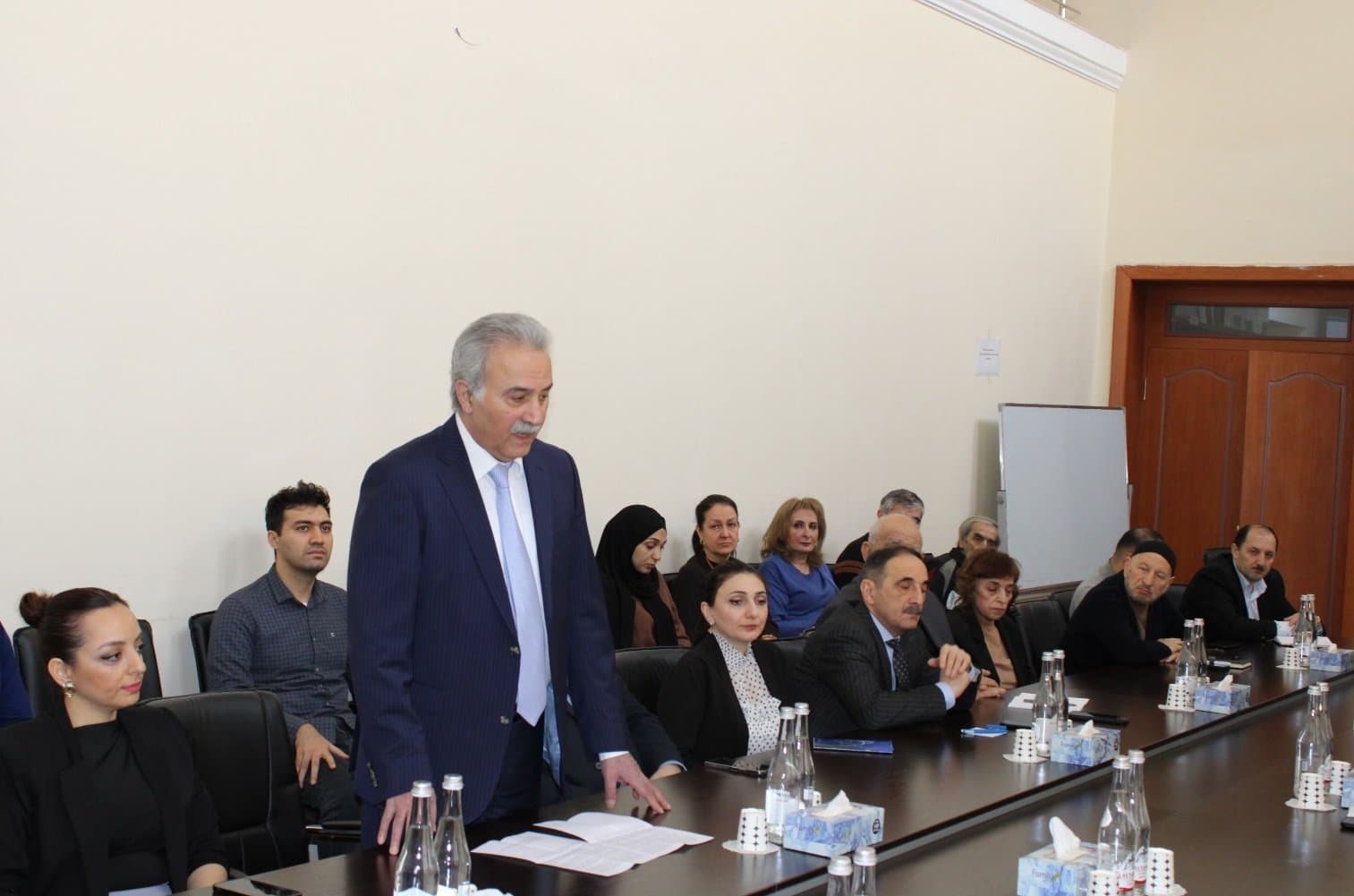 Rusiyanın Ali İqtisadiyyat Məktəbi Milli Tədqiqat Universitetinin kafedra müdiri İqtisadiyyat İnstitutunda çıxış edib 6