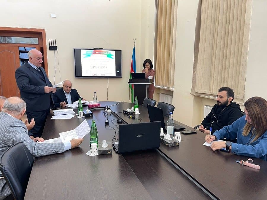 Elmi seminarda “Yüngül sənaye müəssisələrində idarəetmə mexanizmlərinin təkmilləşdirilməsi” müzakirə edilib 2