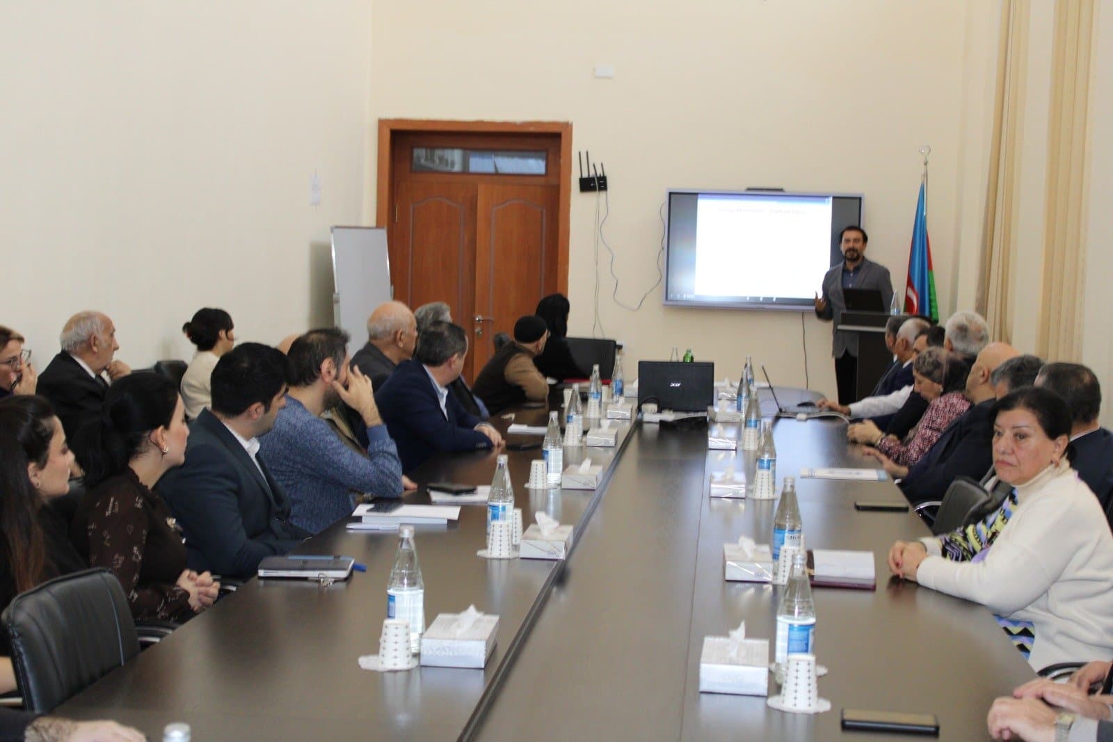 Associate Professor of Ege University of Turkey made a speech at the Scientific Seminar of the Institute of Economics