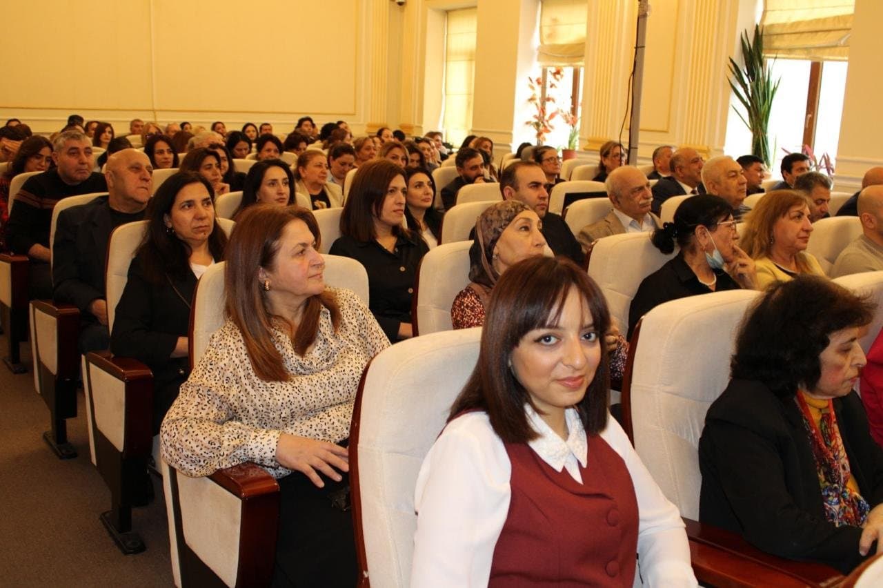 Held the 68th anniversary celebration of the establishment of the Institute of Economics 4