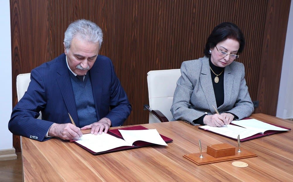 A memorandum of cooperation was signed between the Institute of Economics and AzUAC 2