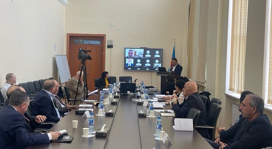 “Azərbaycan Respublikasının nəqliyyat sektorunda özəl sahibkarlıq fəaliyyətinin inkişaf problemləri” mövzusunda doktorluq dissertasiya işi müdafiə olunub