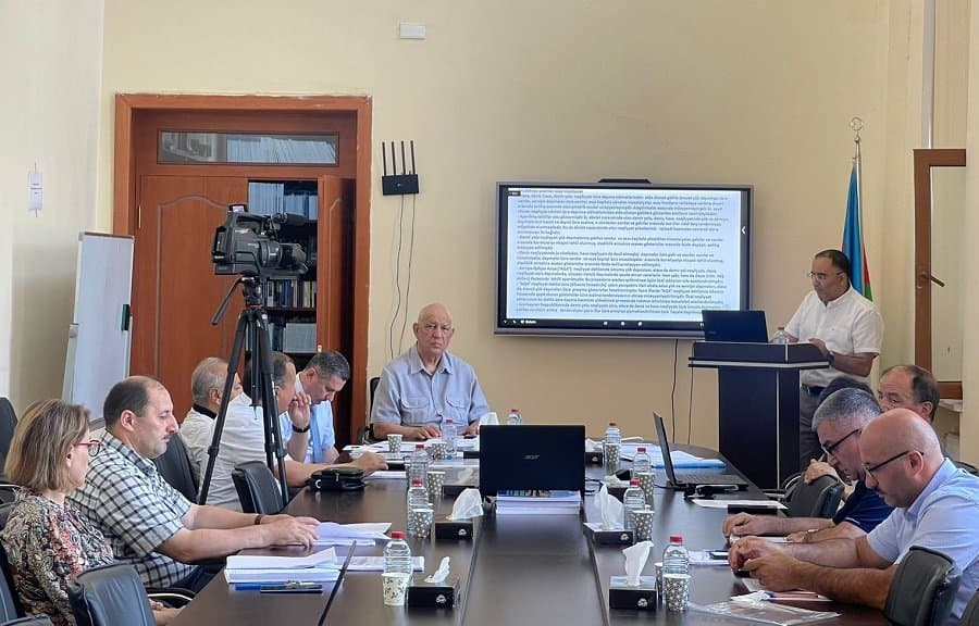 Elmi seminarda “Azərbaycan Respublikasının nəqliyyat sektorunda özəl sahibkarlıq fəaliyyətinin  inkişaf problemləri” müzakirə olunub