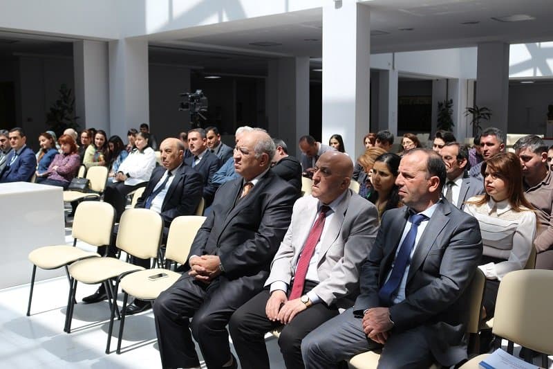 “İS(S)İ - 2015: İqtisadiyyatın liberallıq potensialı” kitabının təqdimat mərasimi 27.04.2017 4