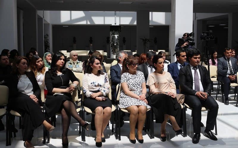 “İS(S)İ - 2015: İqtisadiyyatın liberallıq potensialı” kitabının təqdimat mərasimi 27.04.2017 5