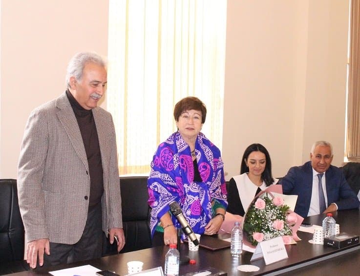 Latviya Universitetinin professoru İnna Şteinbukaya İqtisadiyyat İnstitutunun “Fəxri doktoru” adı verilib 4