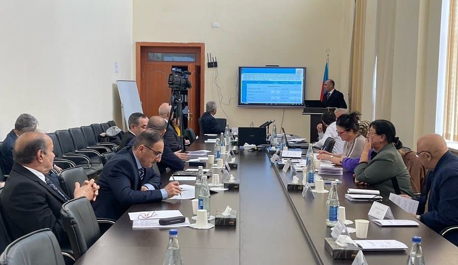 Состоялась защита диссертации на тему "Формирование маркетинговой деятельности на агроперерабатывающих предприятиях Ленкоранского экономического района"