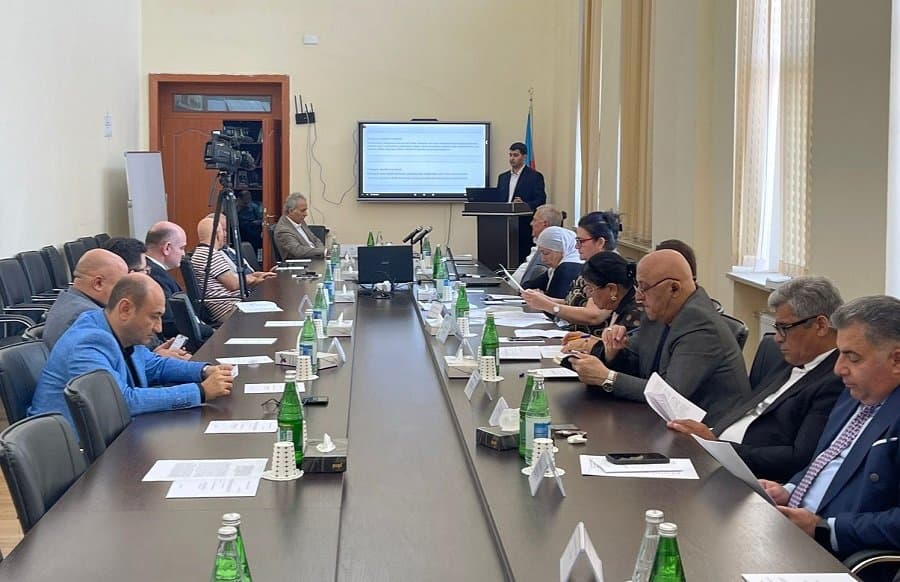 “Azərbaycanda xidmət sferasında innovasiya mexanizmlərinin tətbiqi istiqamətləri” mövzusunda dissertasiya işi müdafiə olunub