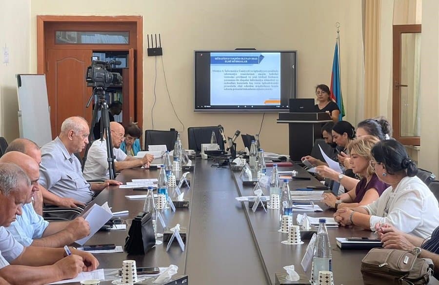 “Azərbaycanda informasiya xidmətləri bazarının formalaşması və inkişaf istiqamətləri” mövzusunda dissertasiya işi müdafiə olunub