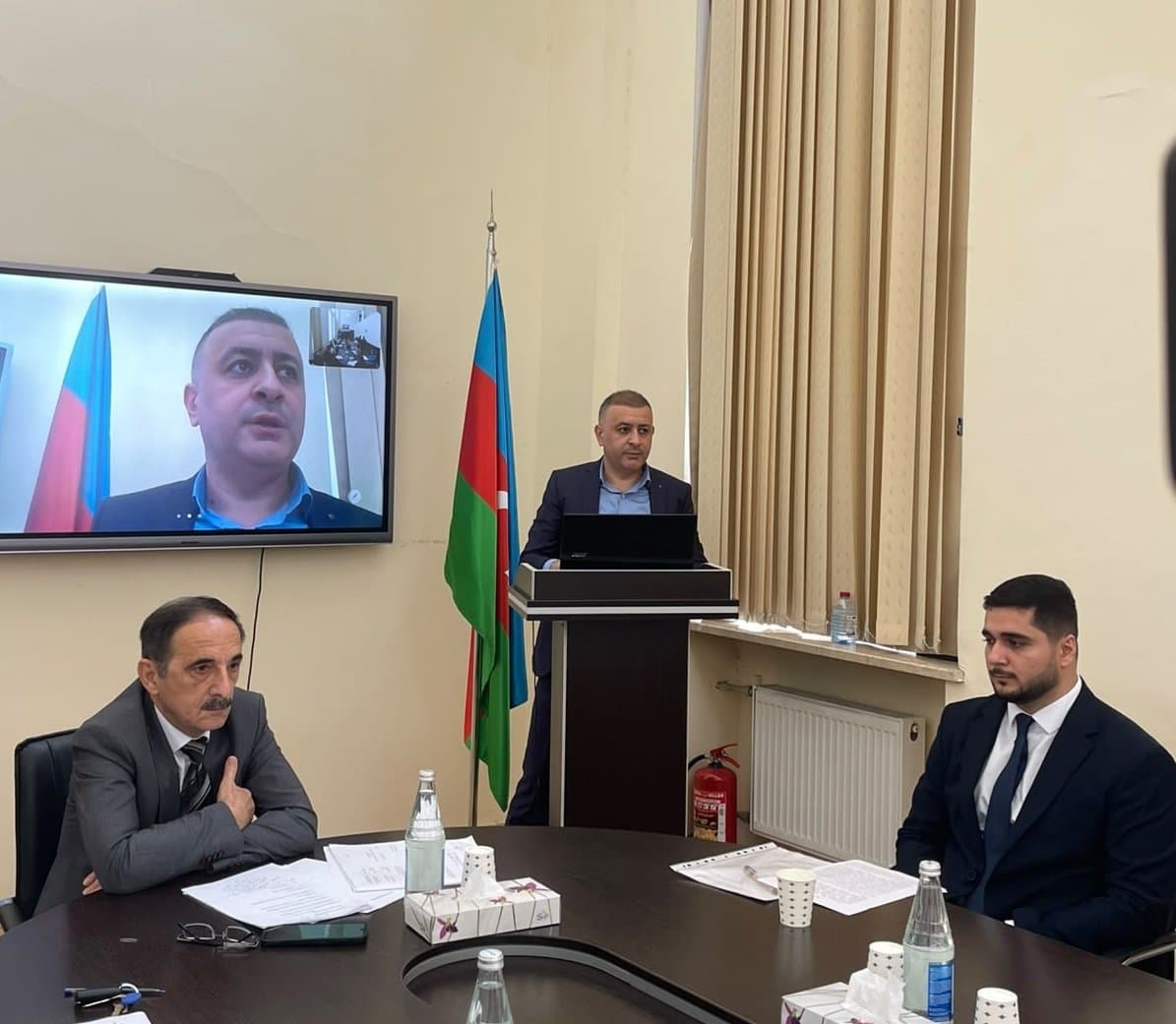Şöbələrin birgə iclasında aqrar sahədə maliyyə-kredit resurslarından istifadənin səmərəliliyinin artırılması ilə bağlı dissertasiya işi müzakirə olunub 2