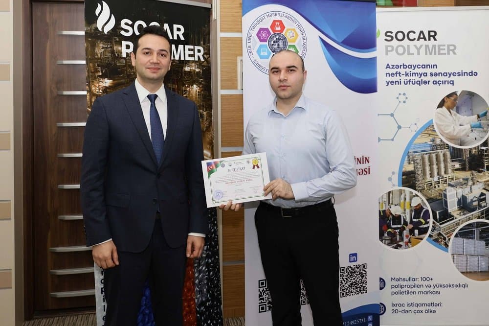 The article of two employees of the Institute of Economics was ranked in the top 10 in the nationwide competition held by UNEC 3