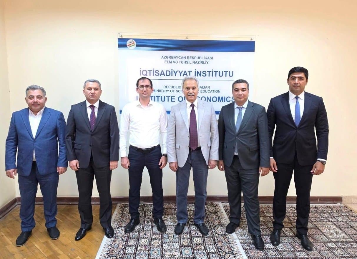 Özbəkistan və Türkiyədən olan tədqiqatçılar İqtisadiyyat İnstitutunda olublar 1