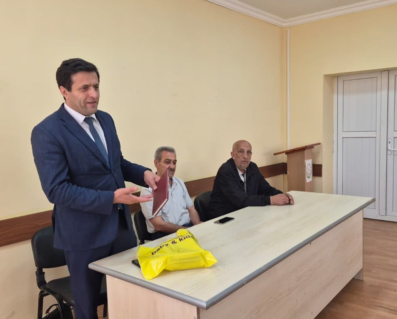 İqtisadiyyat İnstitutunun əməkdaşları Quba rayonunda müəllim və şagirdlərlə görüşüblər 3