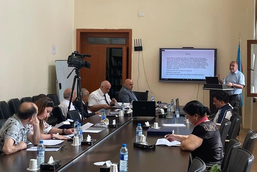 Elmi seminarda “Sənaye müəssisələrində strateji idarəetmənin modernləşdirilməsi” müzakirə olunub