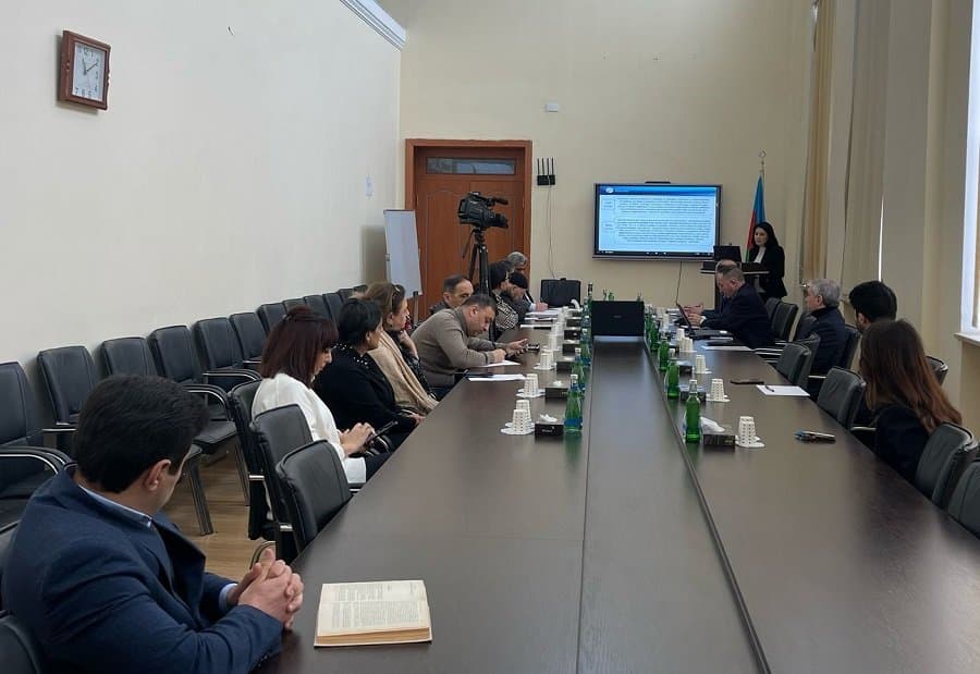 Şöbələrin birgə iclasında dissertasiya işinin ilkin müzakirəsi keçirilib