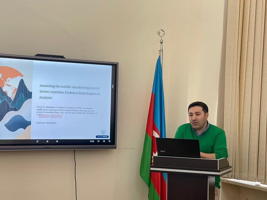 Профессор Вислинского (Польша) и Корейского университетов выступил в Институте Экономики. 2
