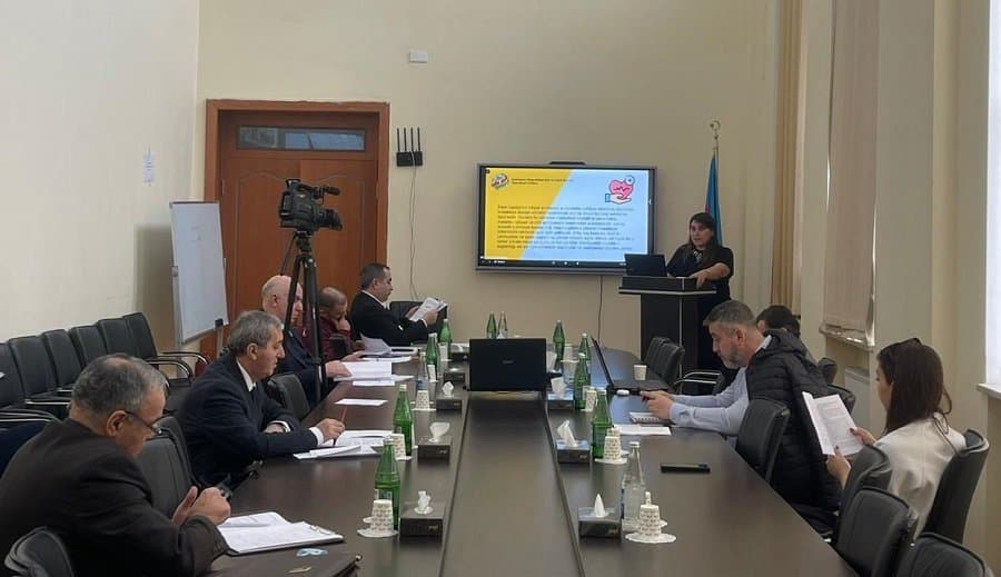 Elmi seminarda “İnsan kapitalının formalaşmasında səhiyyə sisteminin rolunun artırılması istiqamətləri” müzakirə edilib