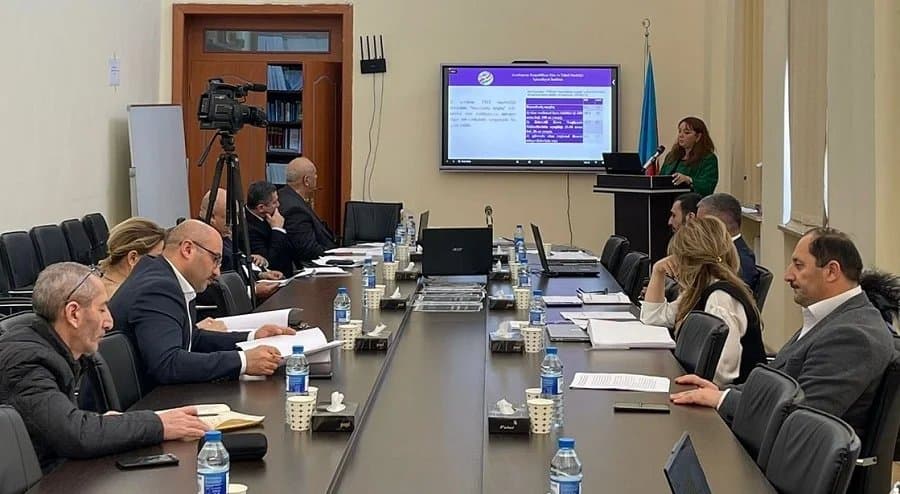 Elmi seminarda turizmlə bağlı dissertasiya işi müzakirə edilib