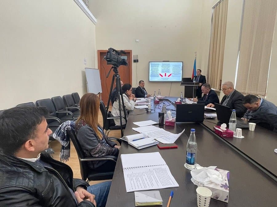 На научном семинаре обсуждены «Направления развития предприятий сферы услуг в Абшеронском экономическом районе»