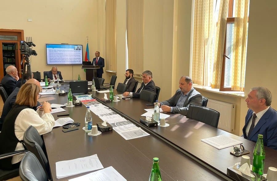 Elmi seminarda “Lənkəran iqtisadi rayonunun aqrar-emal müəssisələrində marketinq fəaliyyətinin formalaşdırılması” problemləri müzakirə olunub
