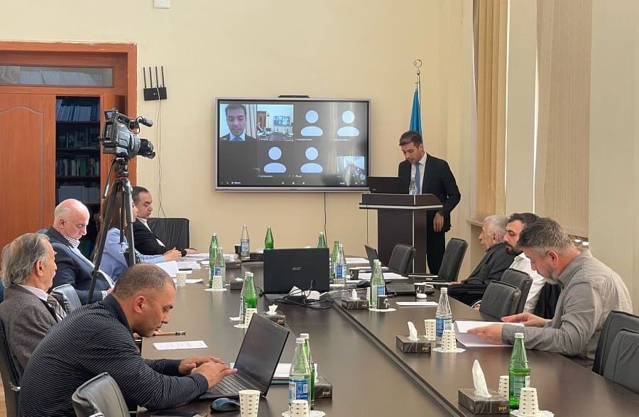 Elmi seminarda “Qlobal iqtisadi böhranların iqtisad elminin prioritetlərinə təsiri” müzakirə edilib