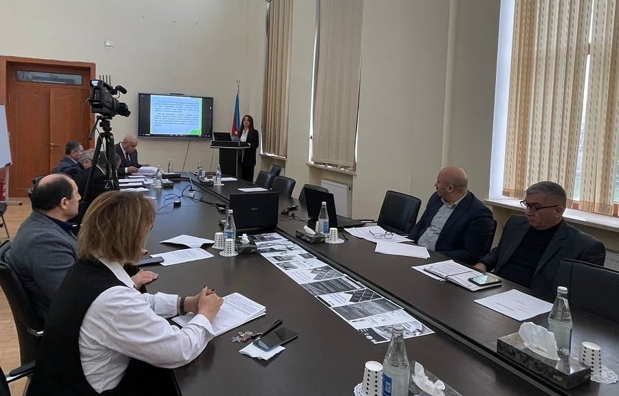 Elmi seminarda “Müasir dövrdə tikinti sferasında investisiya qoyuluşunun səmərəliliyinin qiymətləndirilməsi problemləri” müzakirə edilib