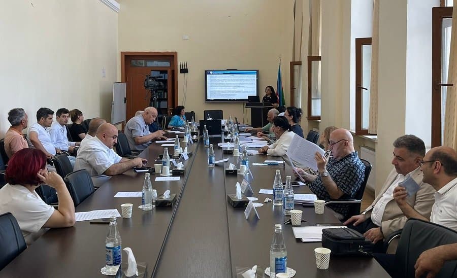 “Azərbaycanda pensiya sisteminin liberallaşdırılmasının iqtisadi inkişafa potensial təsiri” mövzusunda dissertasiya işi müdafiə olunub